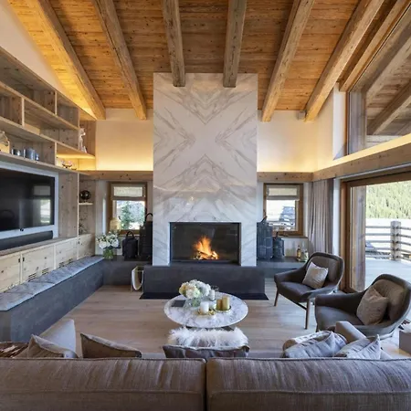 Timeless Alpine Chalet In St. Anton サンクト・アントン・アム・アールベルク
